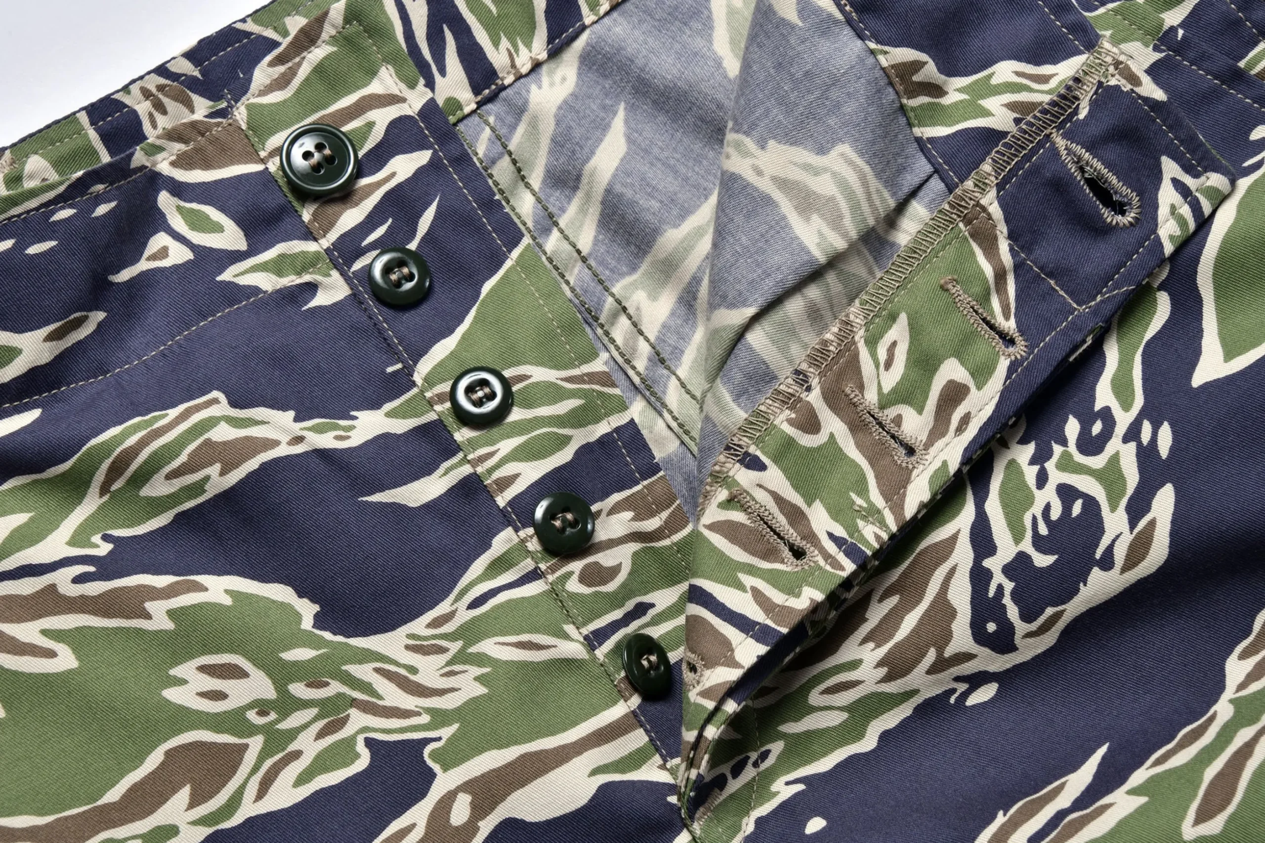 Shorts-The Real McCoy's Tiger Camouflage Civilian Shorts / Late War 160 Green